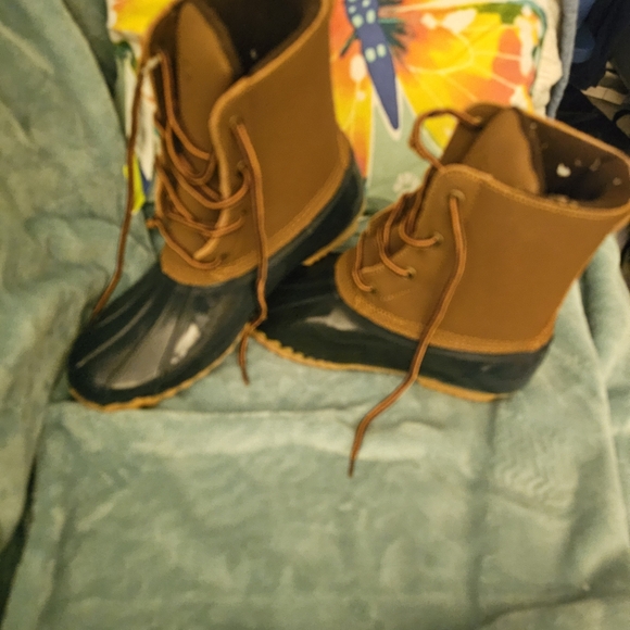 Western Chief Navy and Brown Water-Resistant Rain Boots - Picture 2 of 11